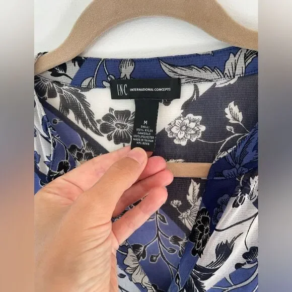 INC Womens button up blouse size medium - Picture 4 of 6